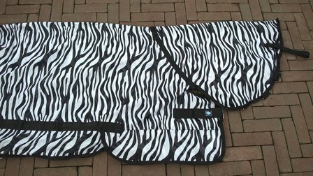 Zebra vliegendeken met hals Riding World